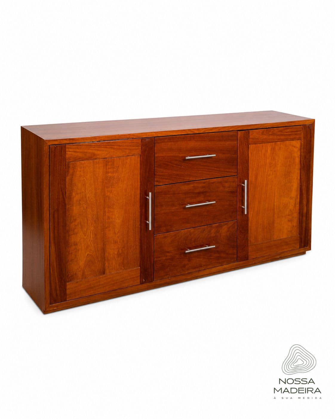Mesa de jantar em carvalho com luz dourada